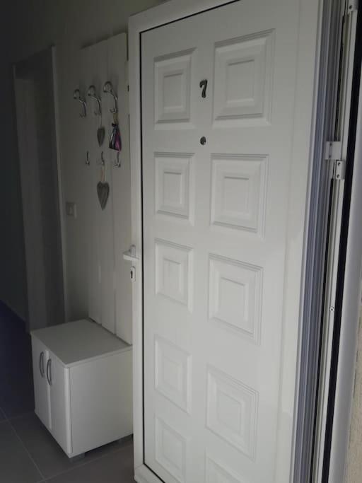 2Br Apartment With Pool コトル エクステリア 写真